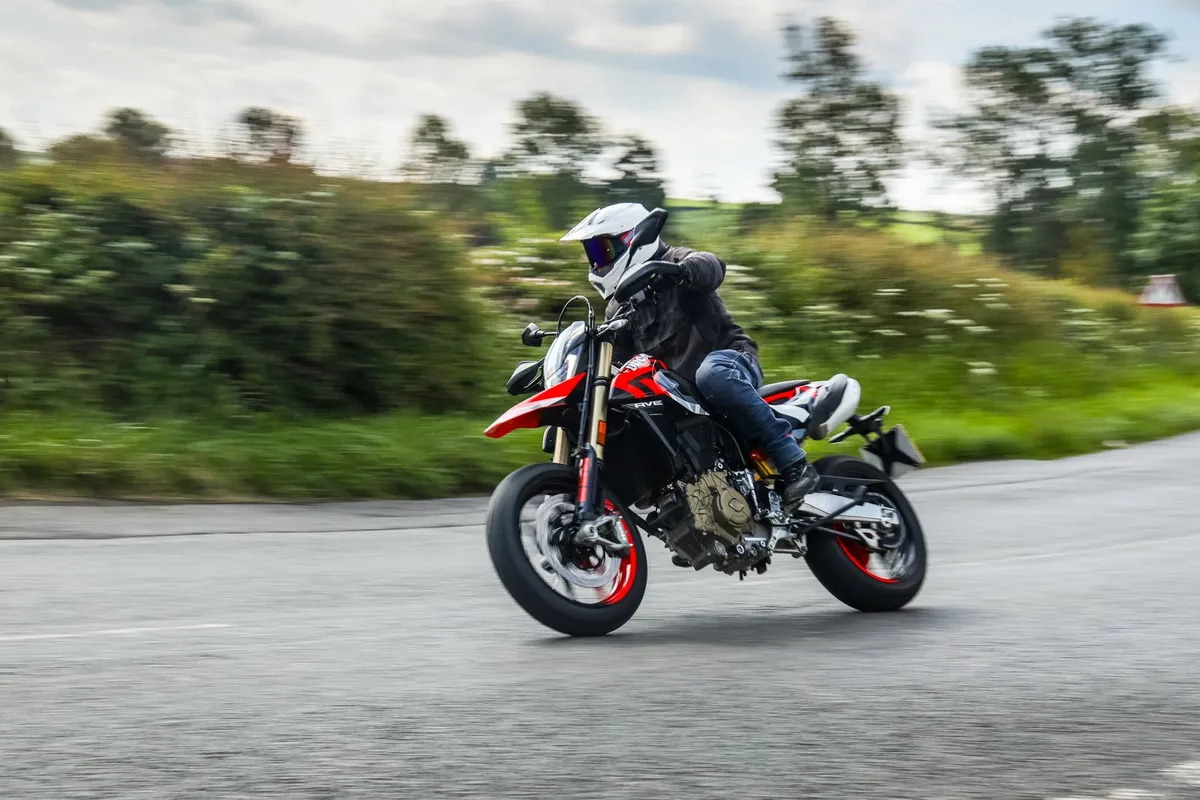 BSA Bantam 350 и BMW R1300 GS возглавили основные категории продаж в Великобритании в марте — фото 3