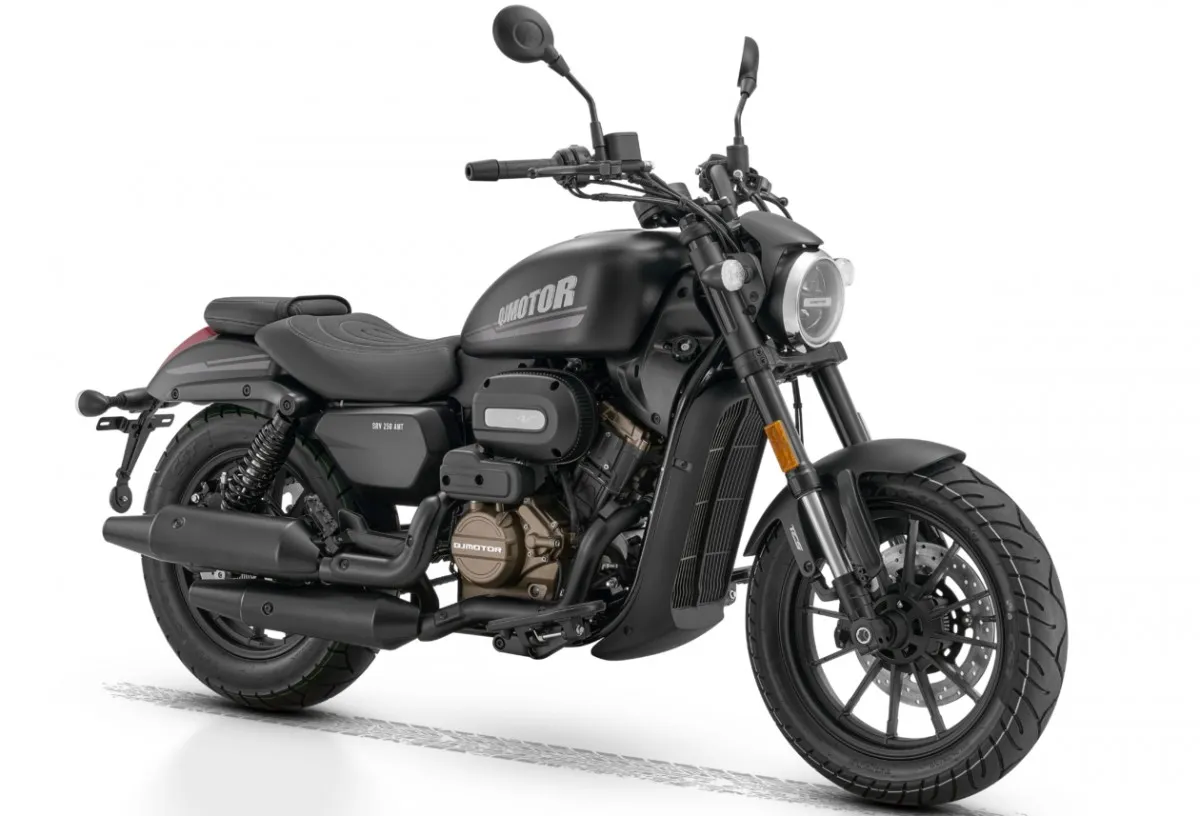 Китайский круизер QJMotor SRV 250A с автоматизированной трансмиссией AMT поступил в продажу