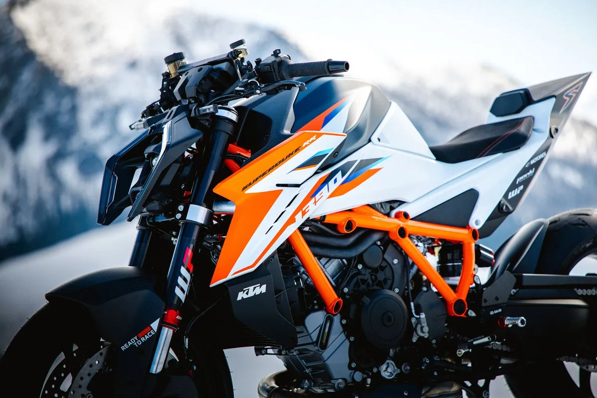 Экстремальный гипер-нейкед: KTM представила новый 1390 Super Duke RR — фото 2