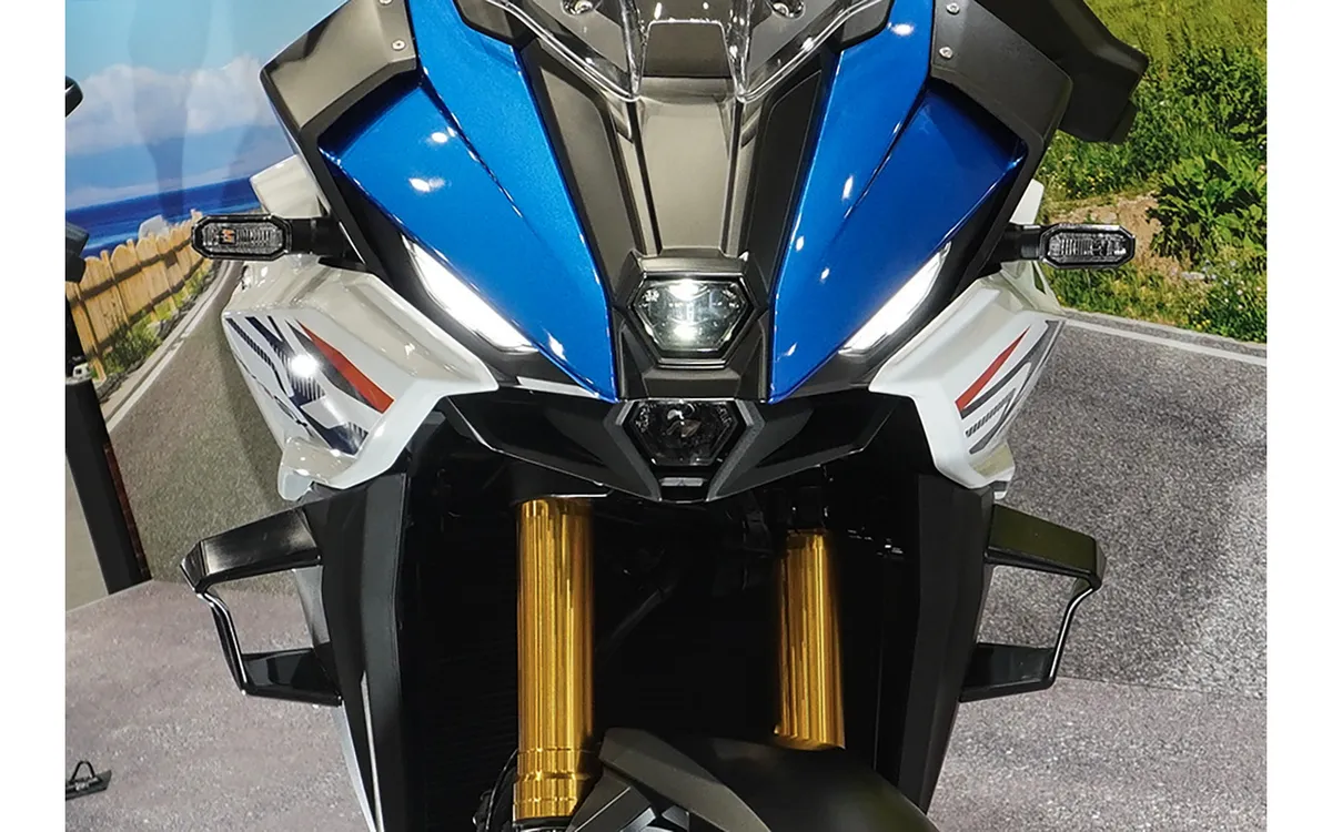 Suzuki выпускает новый кроссовер GSX-S1000GX с использованием винглетов; цена составляет 2 112 000 иен