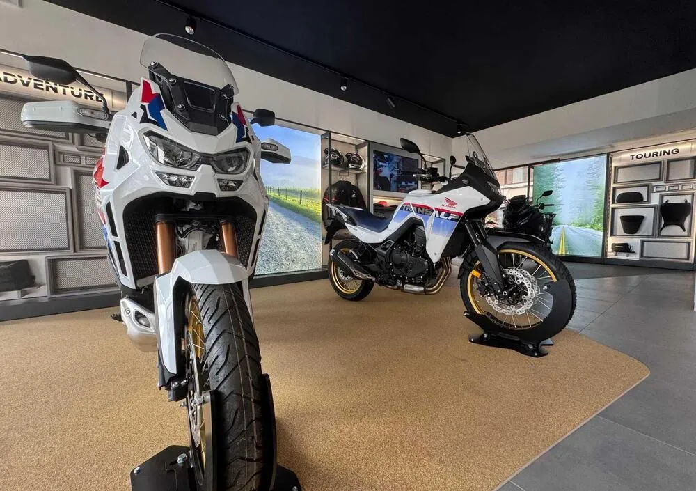 Moto Perego: новый магазин и Honda Live Tour в Леччо — фото 2