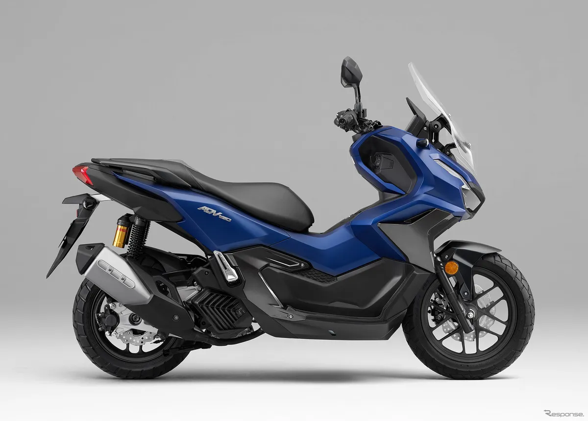 Honda ADV160 получил функцию связи со смартфоном и новый 5-дюймовый TFT-дисплей; цена — 539 000 иен