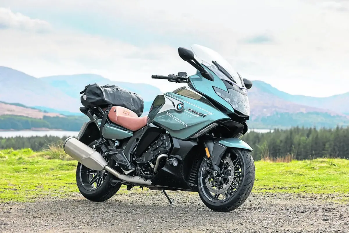 Тест-драйв BMW K1600GT: Мощь и комфорт шестицилиндрового гиганта — фото 2
