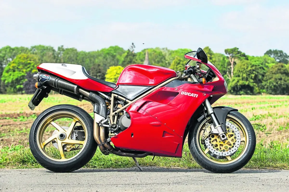 Легенда из прошлого: Ducati 916SPS