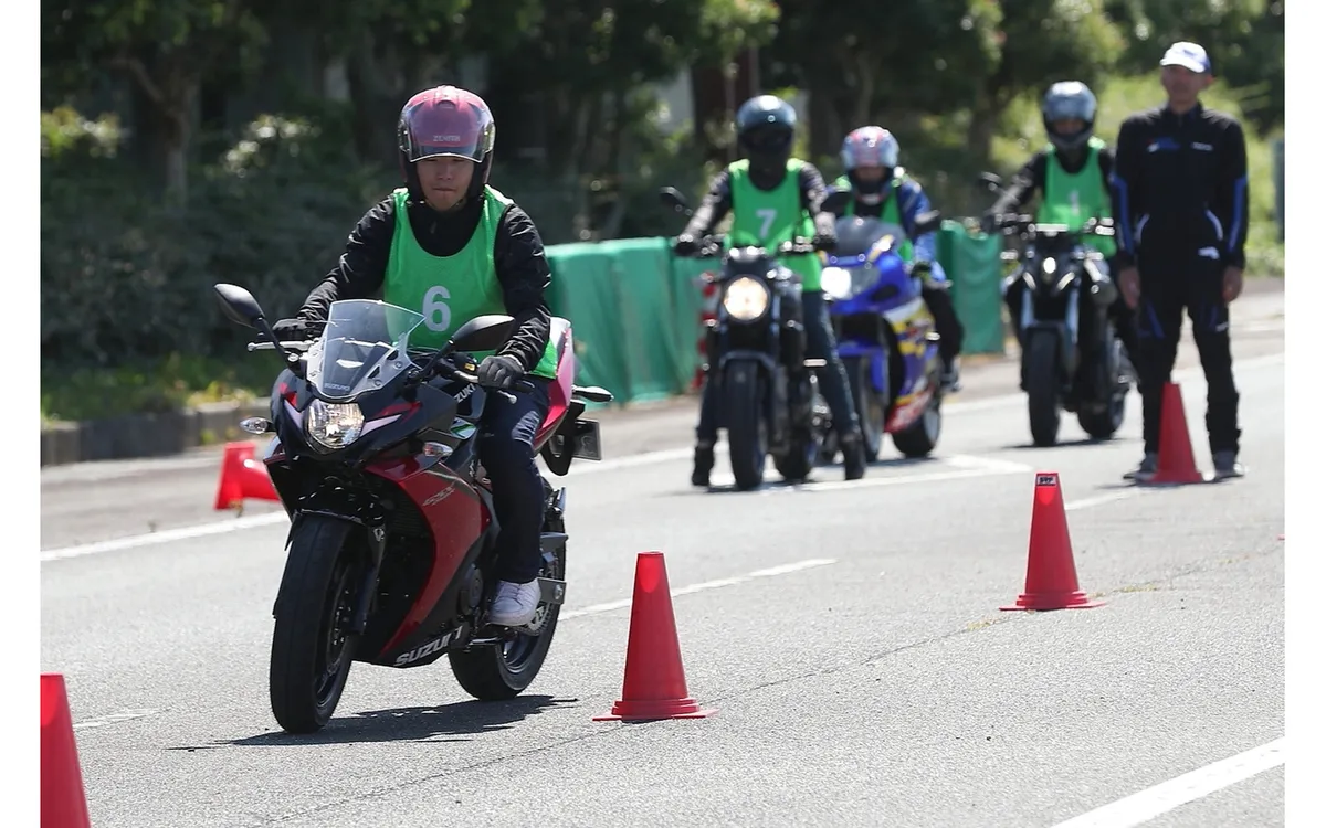 Suzuki анонсировала программу мотошкол на 2026 год: от новичков до опытных райдеров