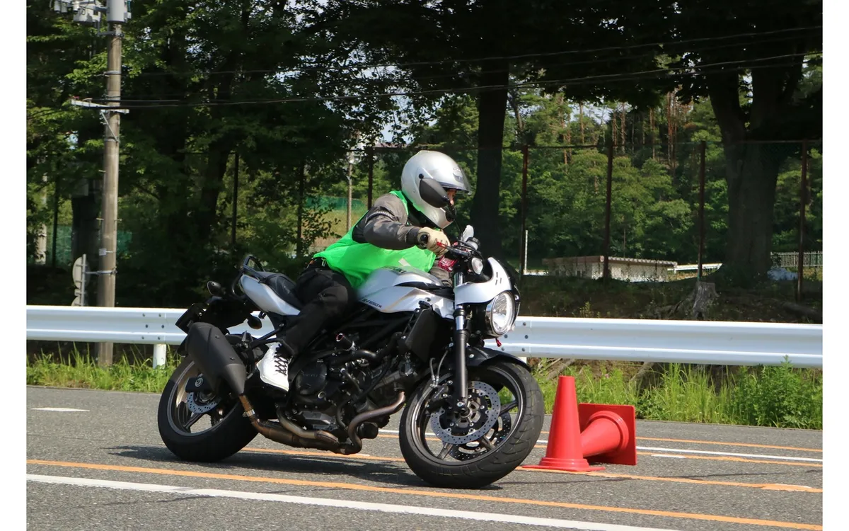 Suzuki анонсировала программу мотошкол на 2026 год: от новичков до опытных райдеров — фото 3