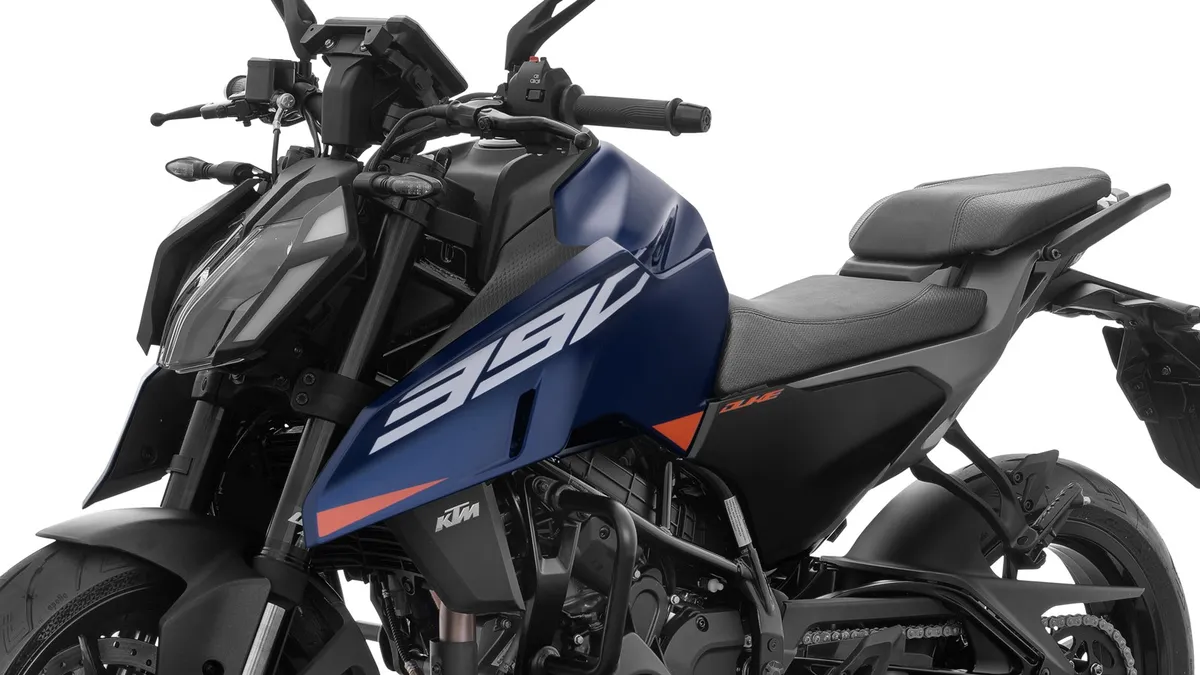 Представлена новая линейка KTM 390 Duke и 390 Adventure с двигателем 350 куб. см