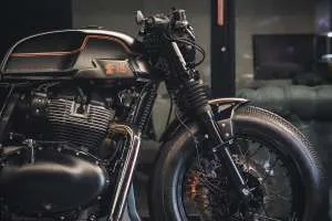 Сдержанный Royal Enfield от Mean Green Customs — фото 4