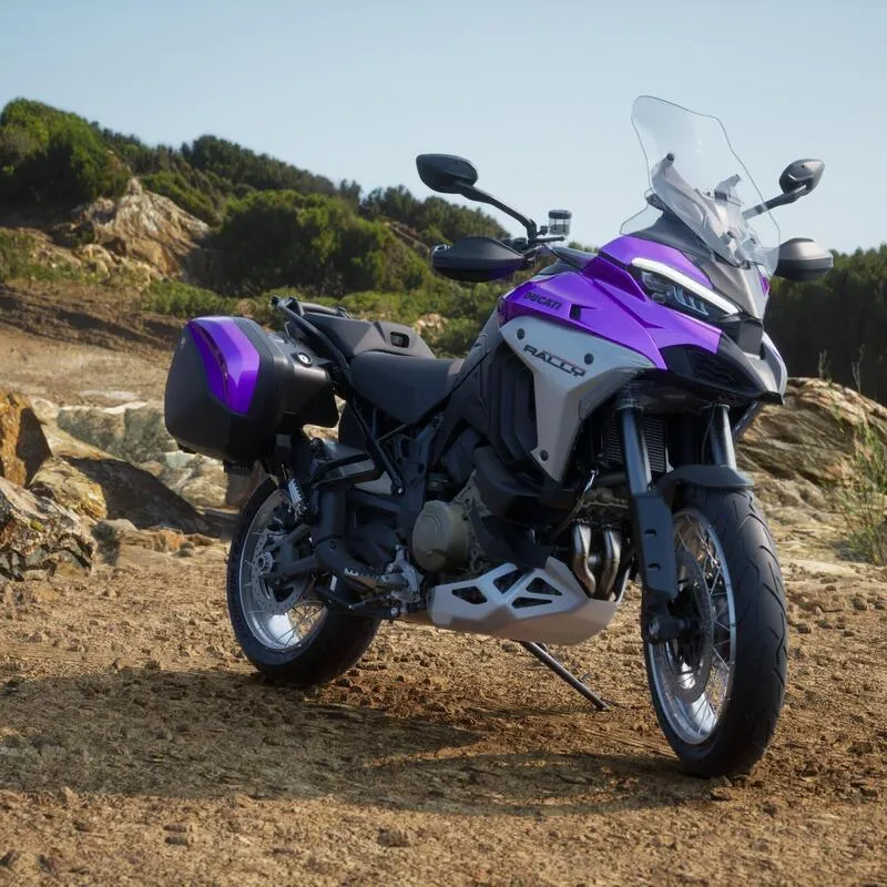 Джейсон Чиннок, генеральный директор Ducati North America, принял участие в гонках на Ducati 450 R/T Desmo 1971 года — фото 3